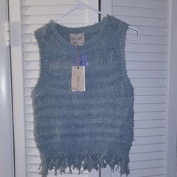Moon River Tops - NWT MOON RIVER FRINGE SWEATER TOP